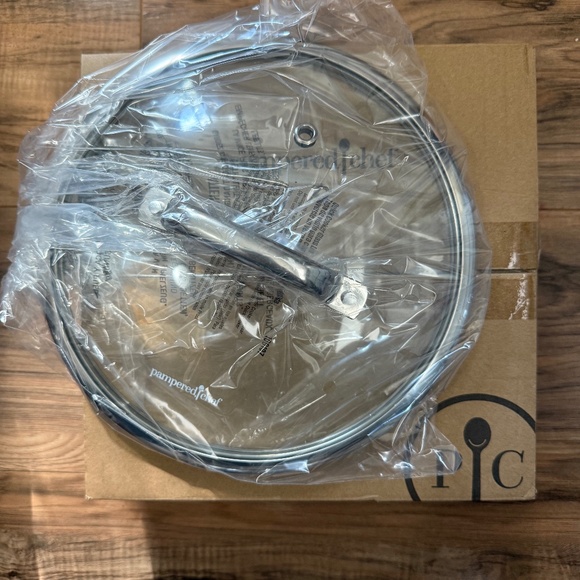 Pampered Chef Glass 9" Pot Lid New in Box - Picture 2 of 5